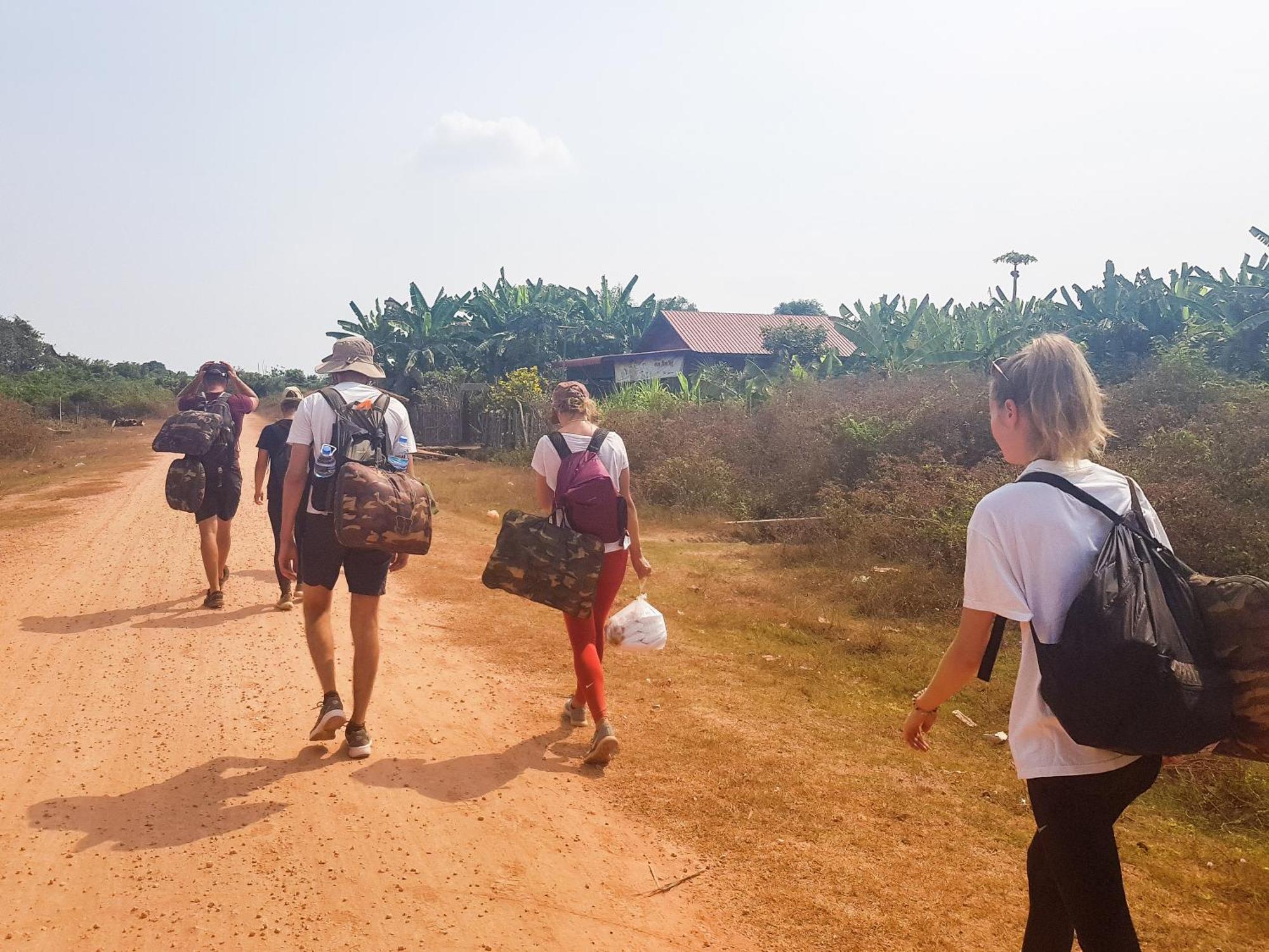 Backpacker Hostel And Jungle Trekking Banlung Exteriör bild