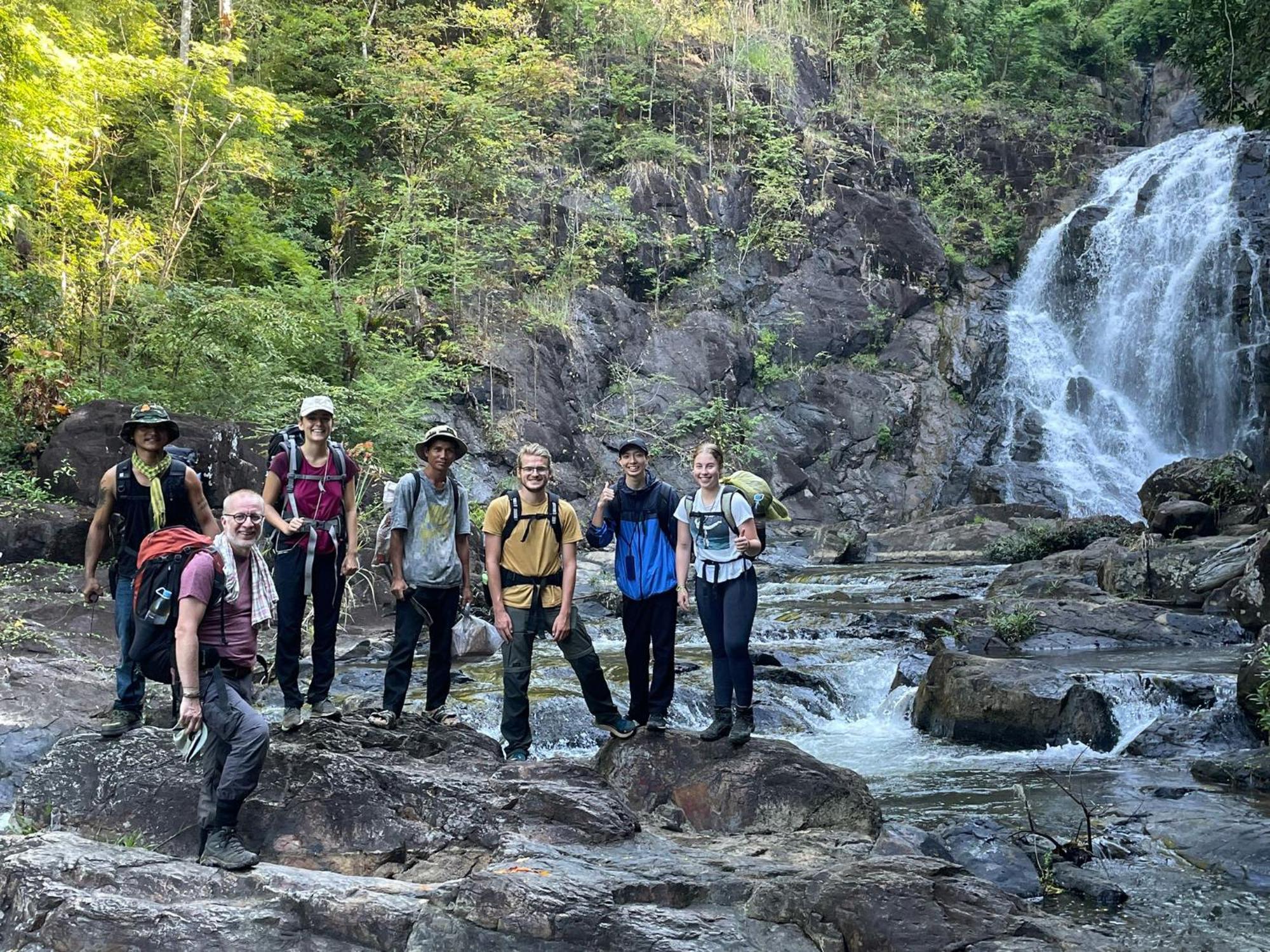 Backpacker Hostel And Jungle Trekking Banlung Exteriör bild